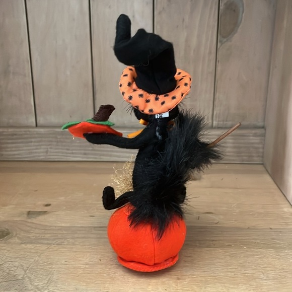Annalee Witch Cat “Midnight Ride Kitty” Pumpkin Broom Hat - Picture 5 of 11